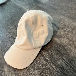 Lululemon Off-white cap
